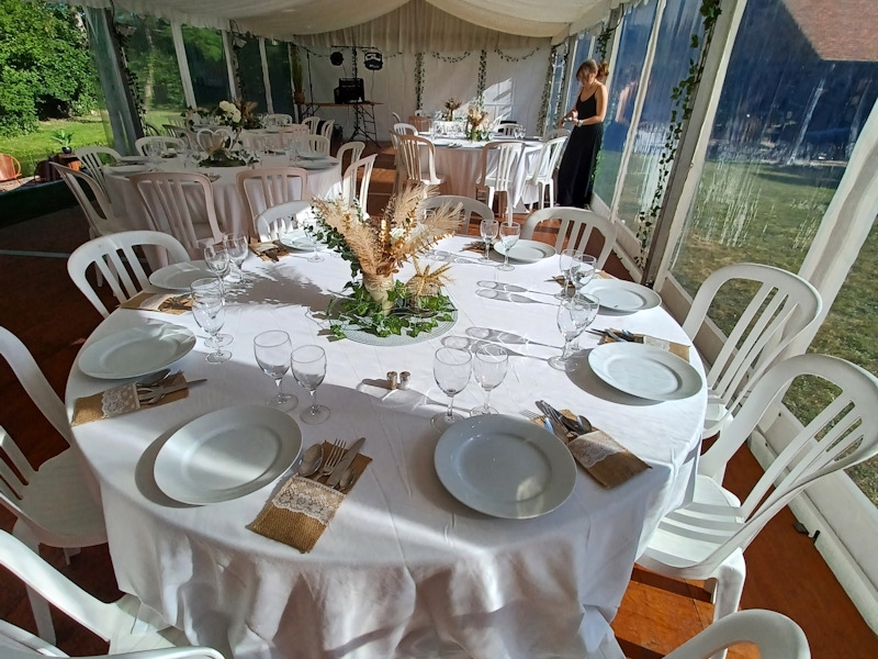 Location de vaisselle et de chaises pour un mariage